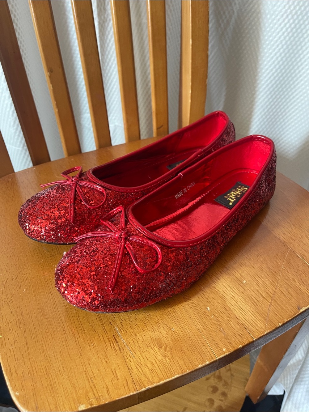Spirit Red Glitter Dorothy Ballet Flats with Bow Accent size 7